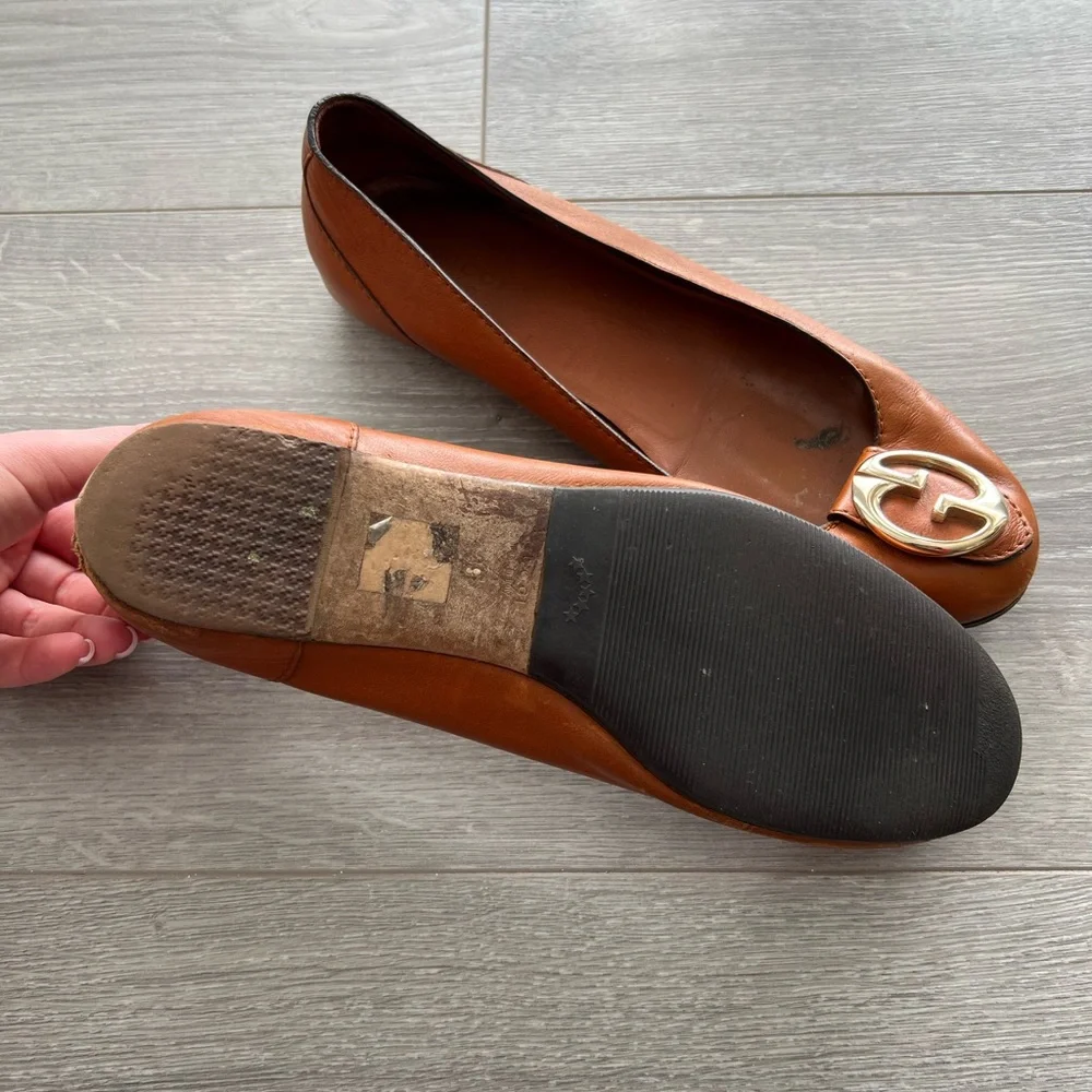 Gucci Brown Leather Flats with Gold Logo - Picture 6 of 12
